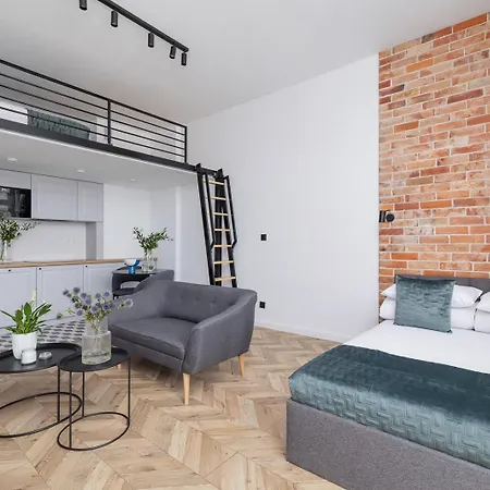 Anthracite Ap With Balcony - Old Town - By Square Lägenhet